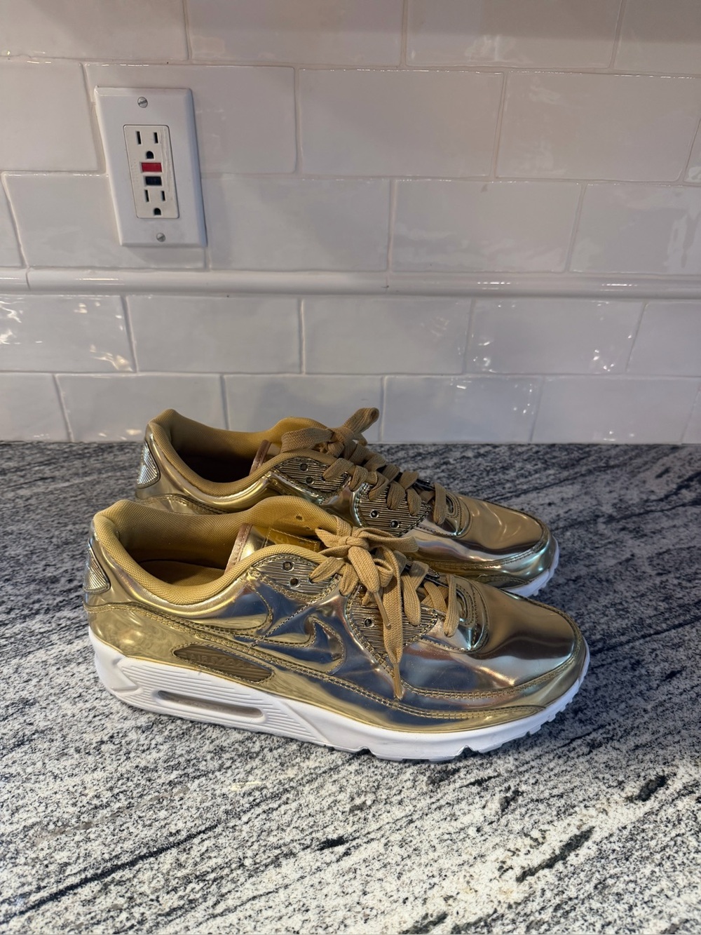 Women’s Nike Air Max 90 Metallic Pack Gold CQ6639-700 Size 13.5/Mens 12